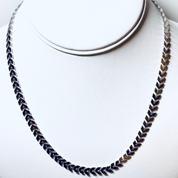 Chevron Silver Choker 16” Necklace - Picture 4 of 11